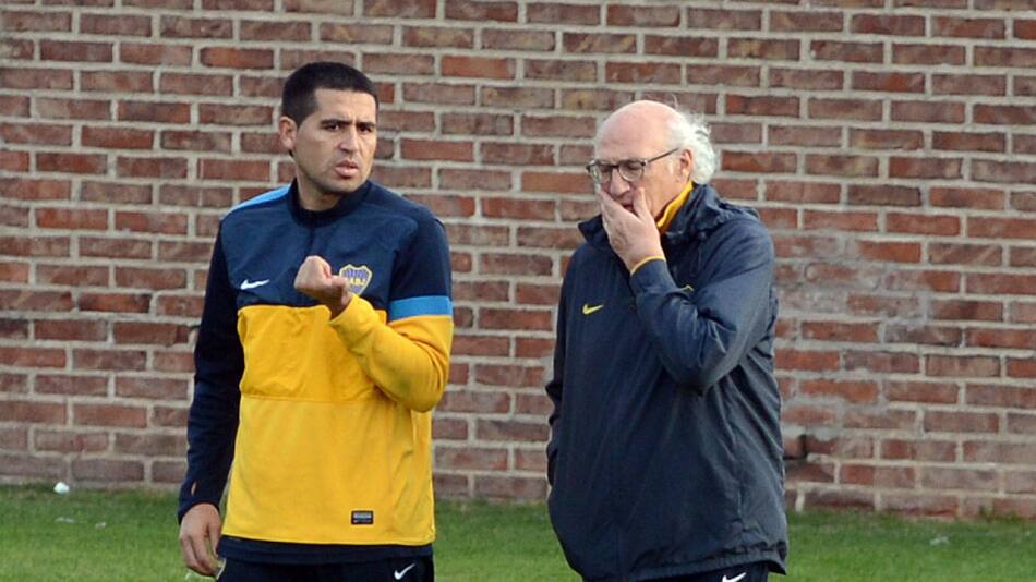 Juan Román Riquelme y Carlos Bianchi. Foto: NA.