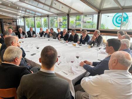 Sergio Massa junto a la Mesa de Enlace. Foto: Prensa.