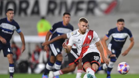 Gol de Lucas Beltrán; River Plate vs. Gimnasia y Esgrima La Plata. Foto: Télam.