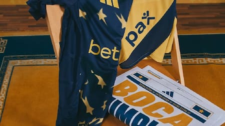 Boca Juniors presentó nueva camiseta. Foto: Instagram @bocajrs