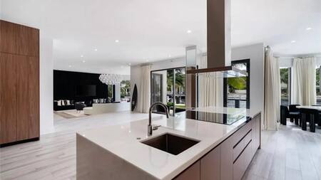 La nueva mansión de los Messi en Miami. Foto: Compass.