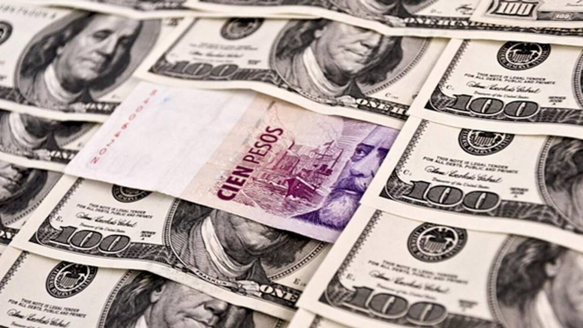 Dólares y pesos