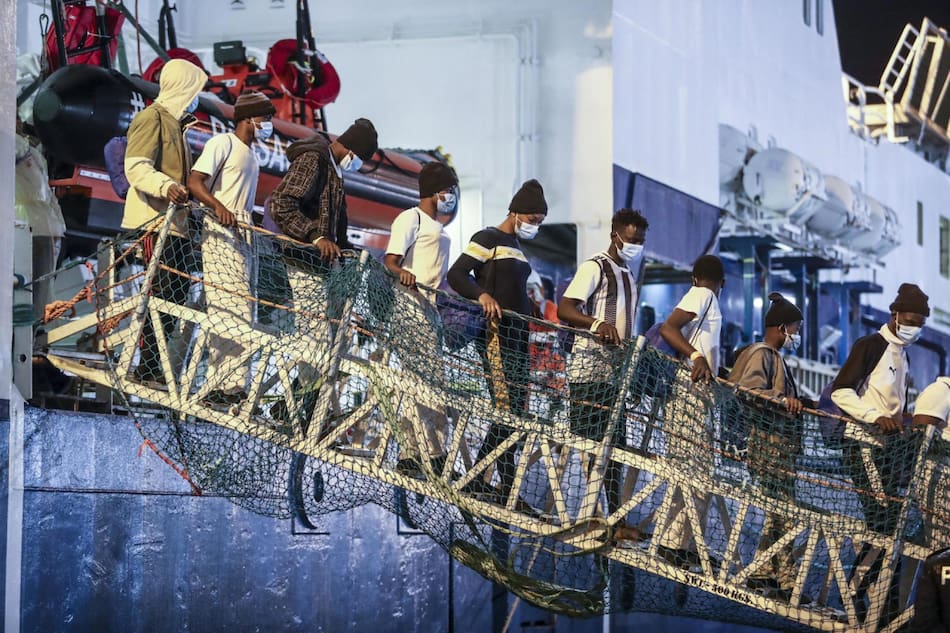 Migrantes arribando a Italia. Foto: EFE