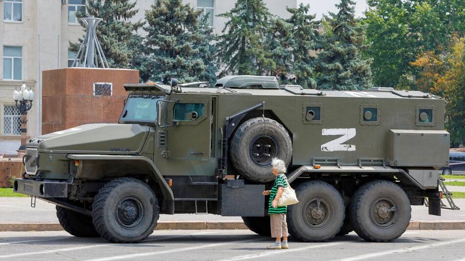 Fuerzas rusas en Jersón en medio del conflicto con Ucrania. Foto: REUTERS.