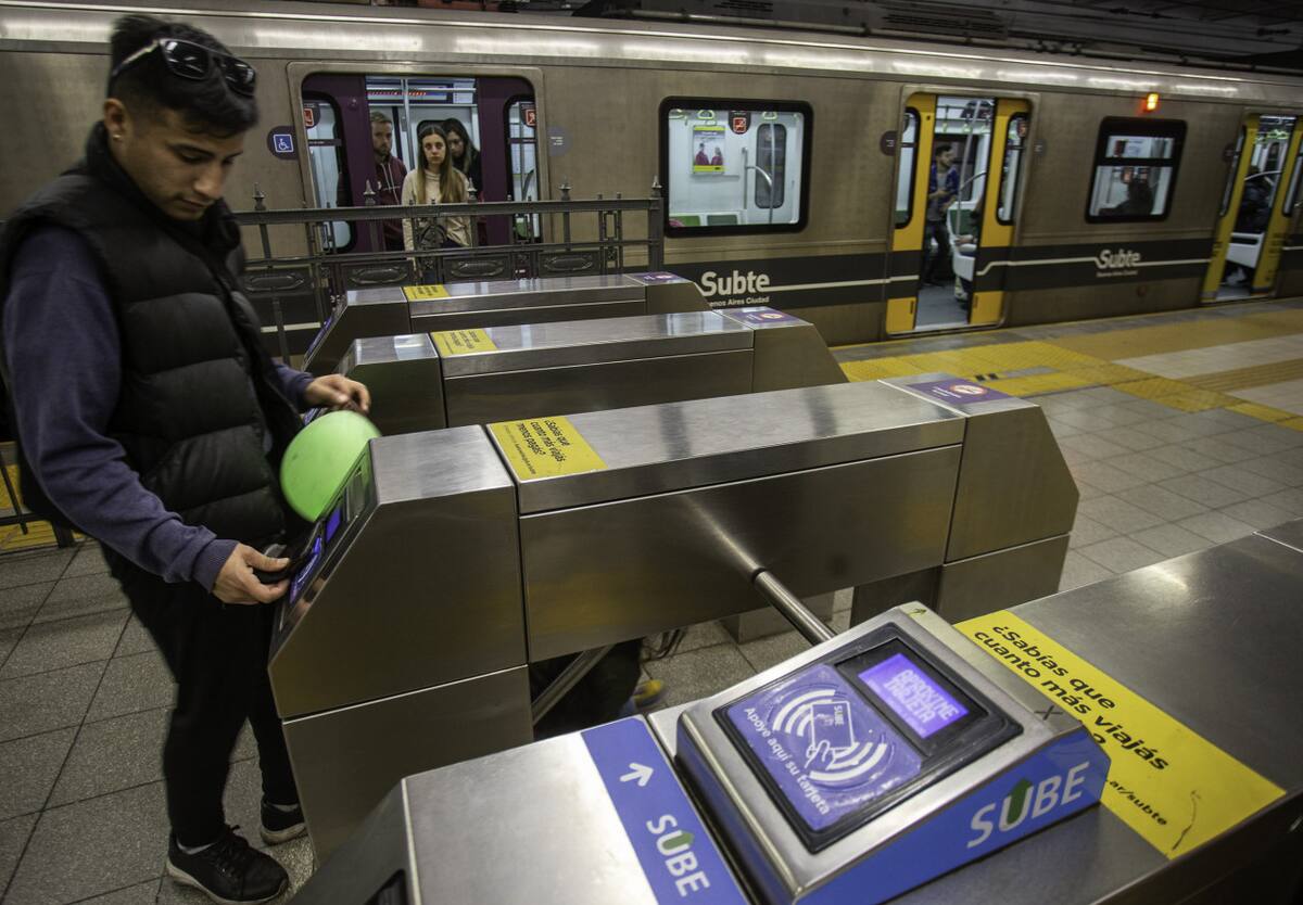 Subtes en la Ciudad de Buenos Aires. Foto: NA / Damián Dopacio