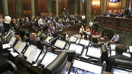 Sesión de la Legislartura Porteña que trata la creación de la UNICABA, NA