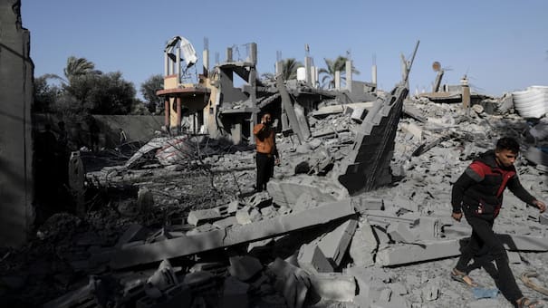 Israel continúa con las destrucciones a centros universitarios en la Franja de Gaza