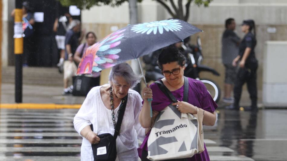 Sigue la lluvia en la Ciudad de Buenos Aires. Foto: NA.