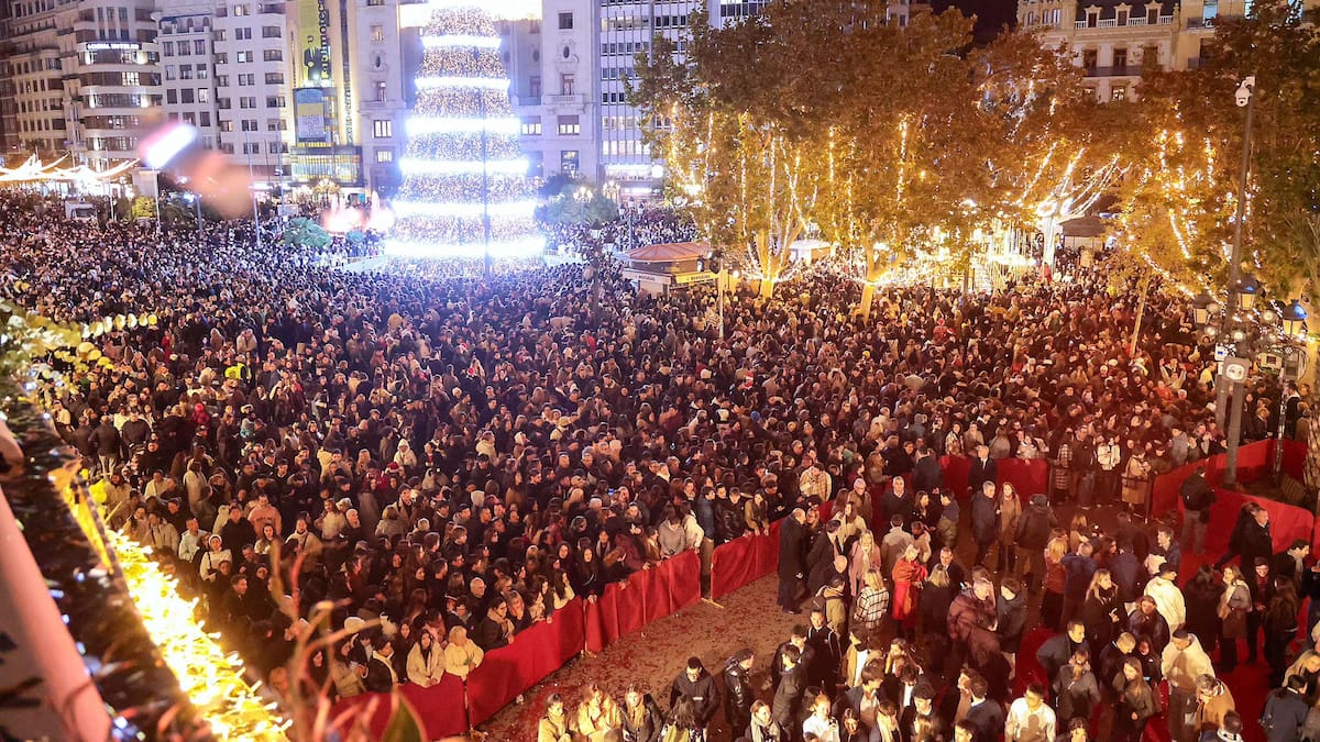 Luces de Navidad en Valencia, España.