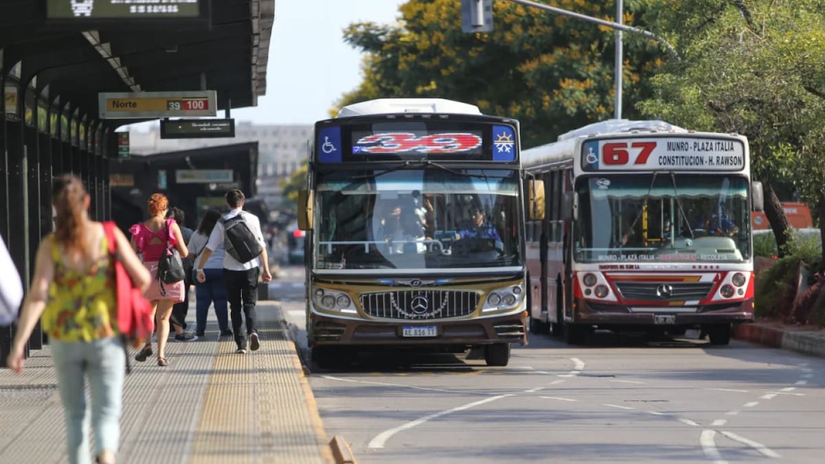 A partir de mayo se podrá pagar colectivos, trenes y subtes con QR: cómo funciona