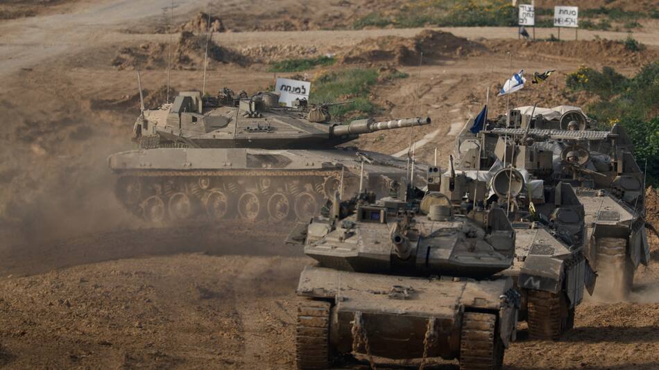 Tanques israelíes en Gaza. Foto: Reuters