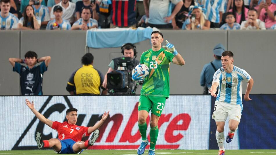 Emiliano "Dibu" Martínez; Argentina vs. Chile; Copa América 2024. Foto: Reuters.