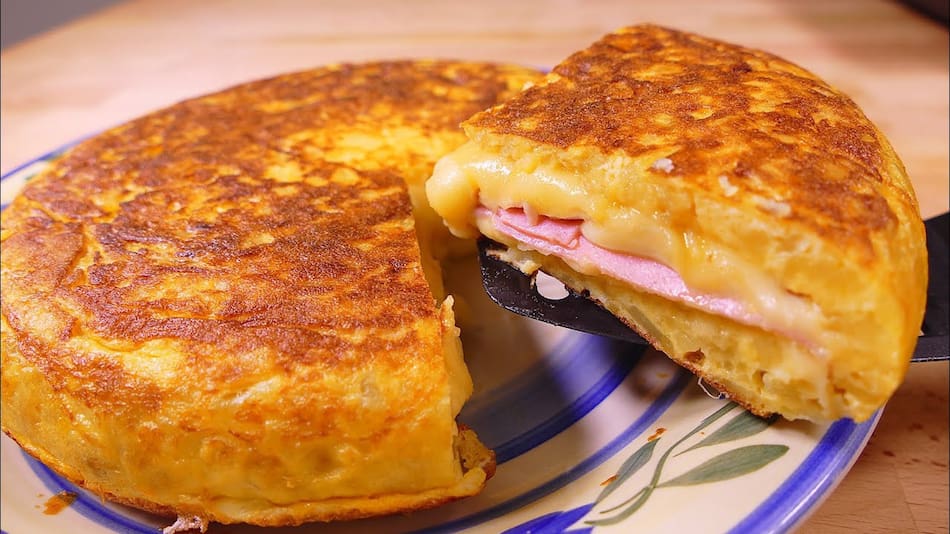 Tortilla rellena, comida. Foto: YouTube