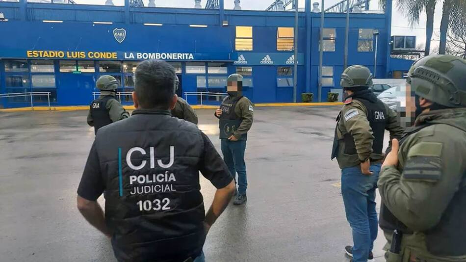 Allanamiento en La Bombonera. Foto: NA.