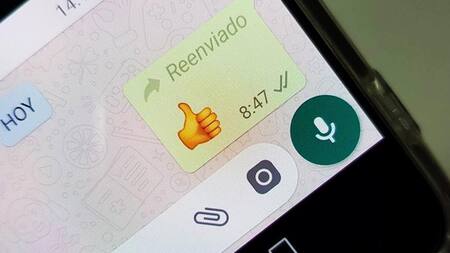 Ahora es posible quitar la palabra "reenviado"del chat de Whatsapp