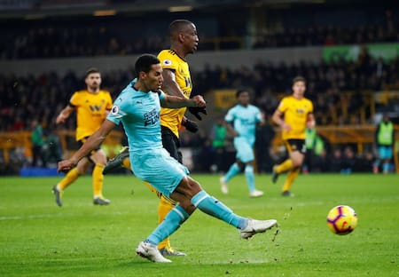 Wolverhampton Wanderers vs Newcastle United, Premier League, fútbol inglés, Reuters
