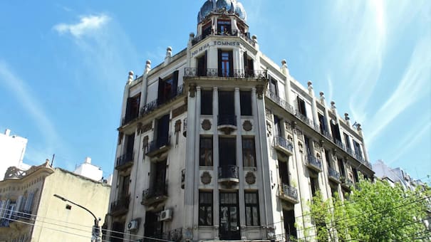 Secretos de CABA: la imponente cúpula de 952 espejitos que homenajea a un catalán y cuya restauración fue de película