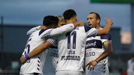 Festejo de Gimnasia La Plata ante Liniers por la Copa Argentina. Foto: @gimnasiaoficial.