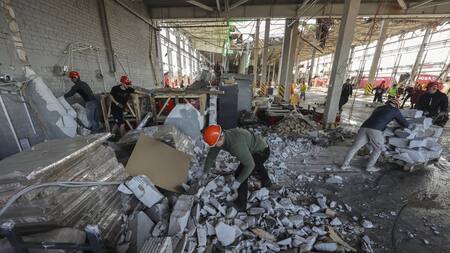 Zona destruida e Ucrania por la guerra. Foto: EFE.