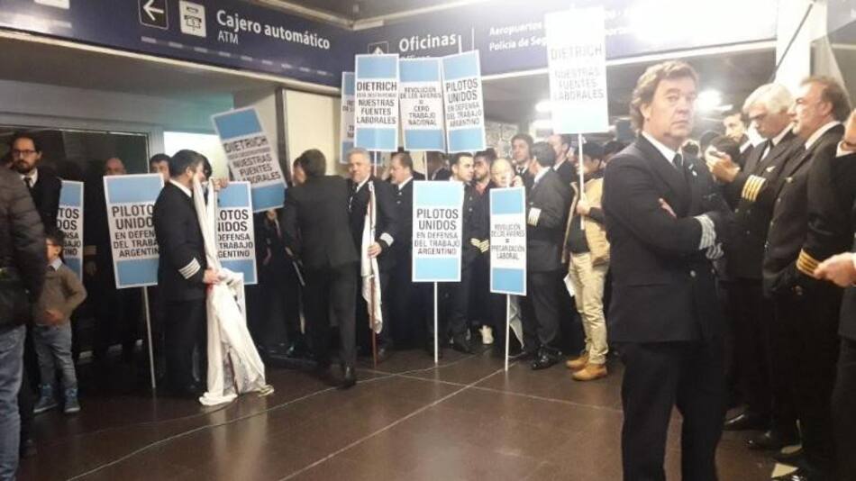 Protesta de pilotos en Aeroparque