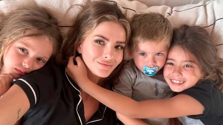 La China Suárez junto a sus 3 hijos. Foto: Instagram.