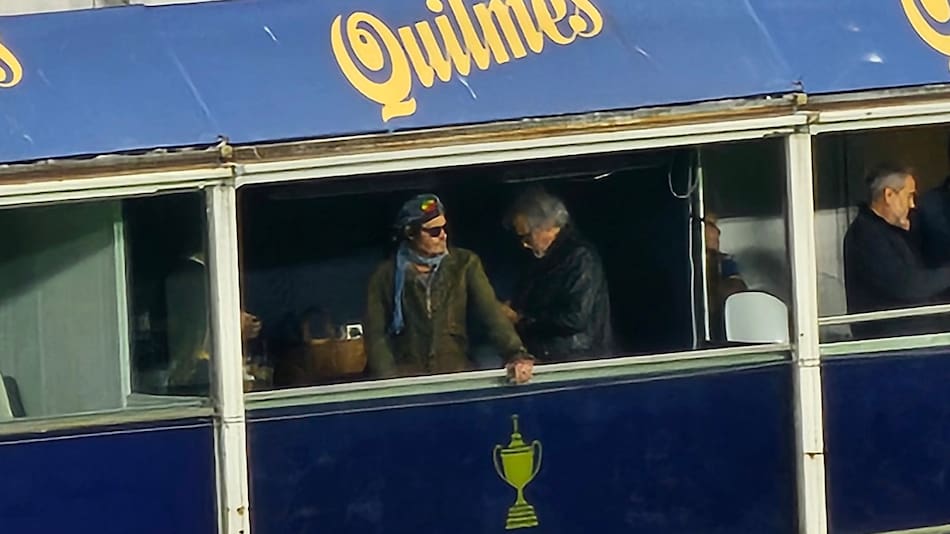 Johnny Deep presente en La Bombonera para ver Boca-Tigre.