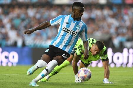 Johan Carbonero; Racing-Belgrano. Foto: Télam.