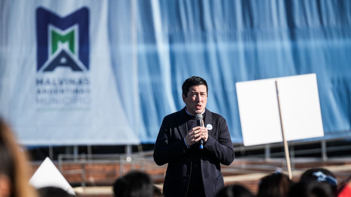 Leonardo Nardini acompañó a más de 4700 estudiantes en su Promesa a la Bandera.