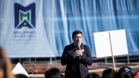 Leonardo Nardini acompañó a más de 4700 estudiantes en su Promesa a la Bandera.