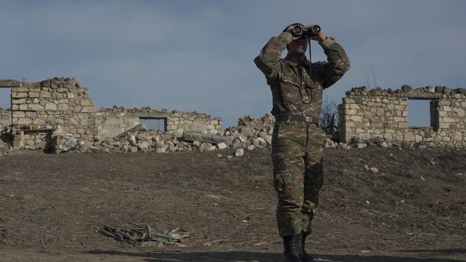 Soldado armenio en guardia. Foto: Reuters.