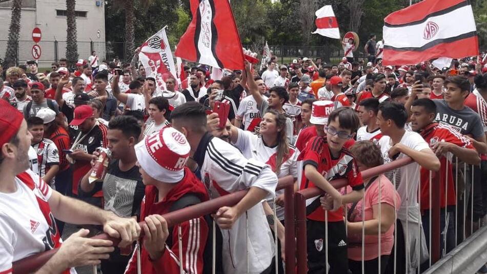 Hinchas de River Plate, estadio Monumental, fútbol, deportes, entradas, NA