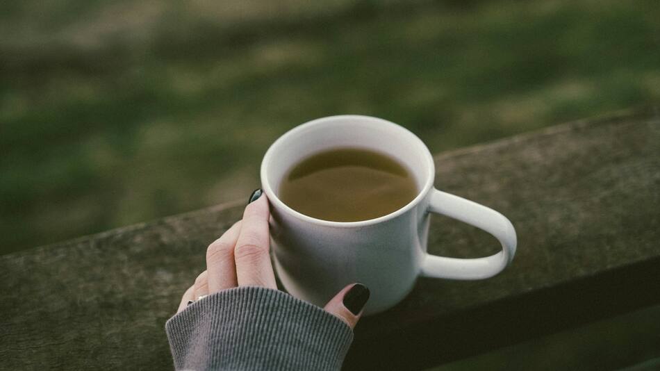 Té verde, hierba, infusión. Foto Unsplash.