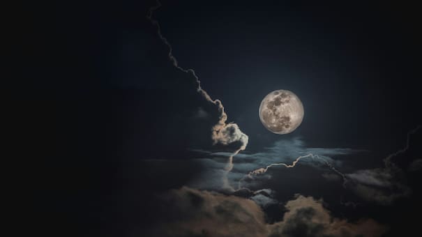 Luna llena en Piscis: cuál es el significado astrológico del inicio de la temporada de eclipses y qué signos estarán más afectados