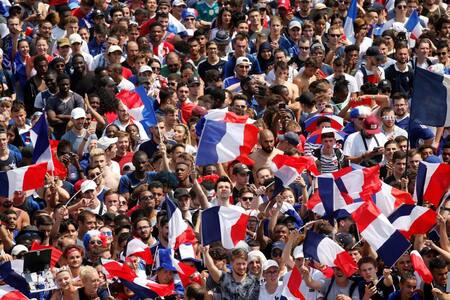 Hinchas croatas - hinchas franceses Fotos Reuters