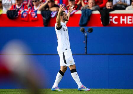 Emiliano Buendía. Foto: Instagram @bayer04fussball