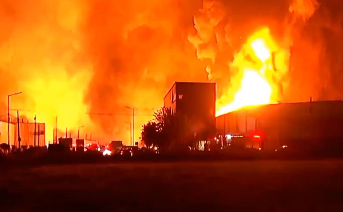 Explosión e incendio en el Polo Industrial de Ezeiza.