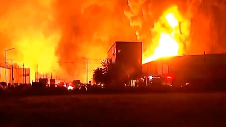 Explosión e incendio en el Polo Industrial de Ezeiza.