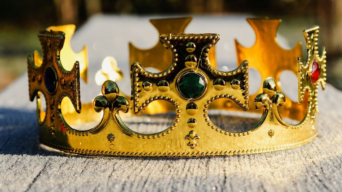 Corona de la realeza. Foto: Unsplash.