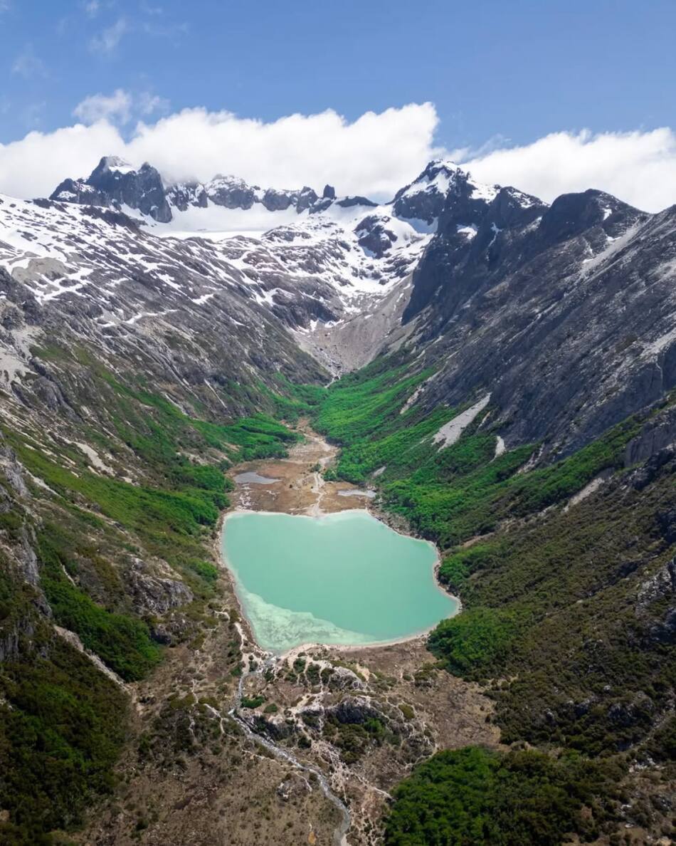 Laguna Esmeralda, Ushuaia. Foto Instagram @chemin2traverse_