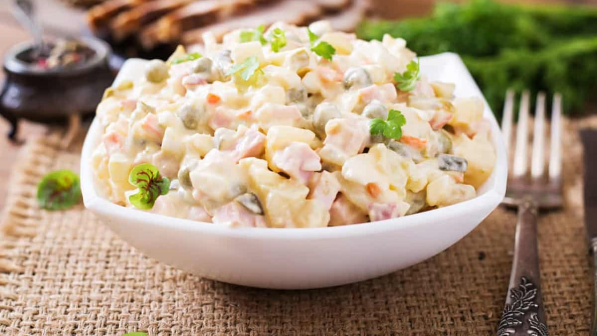 Ensalada rusa. Foto: Unsplash.