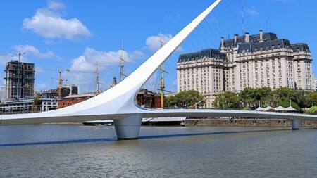 Puente de la Mujer, Ciudad de Buenos Aires. Foto NA.