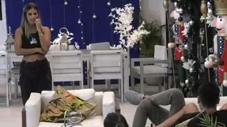 Julieta cuando escuchó el grito. Foto: captura.