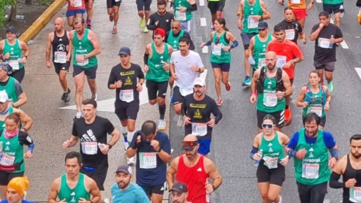 Cómo seguir después de la Maratón de Buenos Aires: consejos para optimizar la recuperación tras correr 42k
