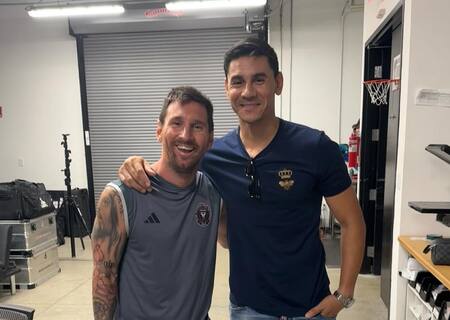 Lionel Messi y Óscar Ustari. Foto: Instagram @oscarustari.