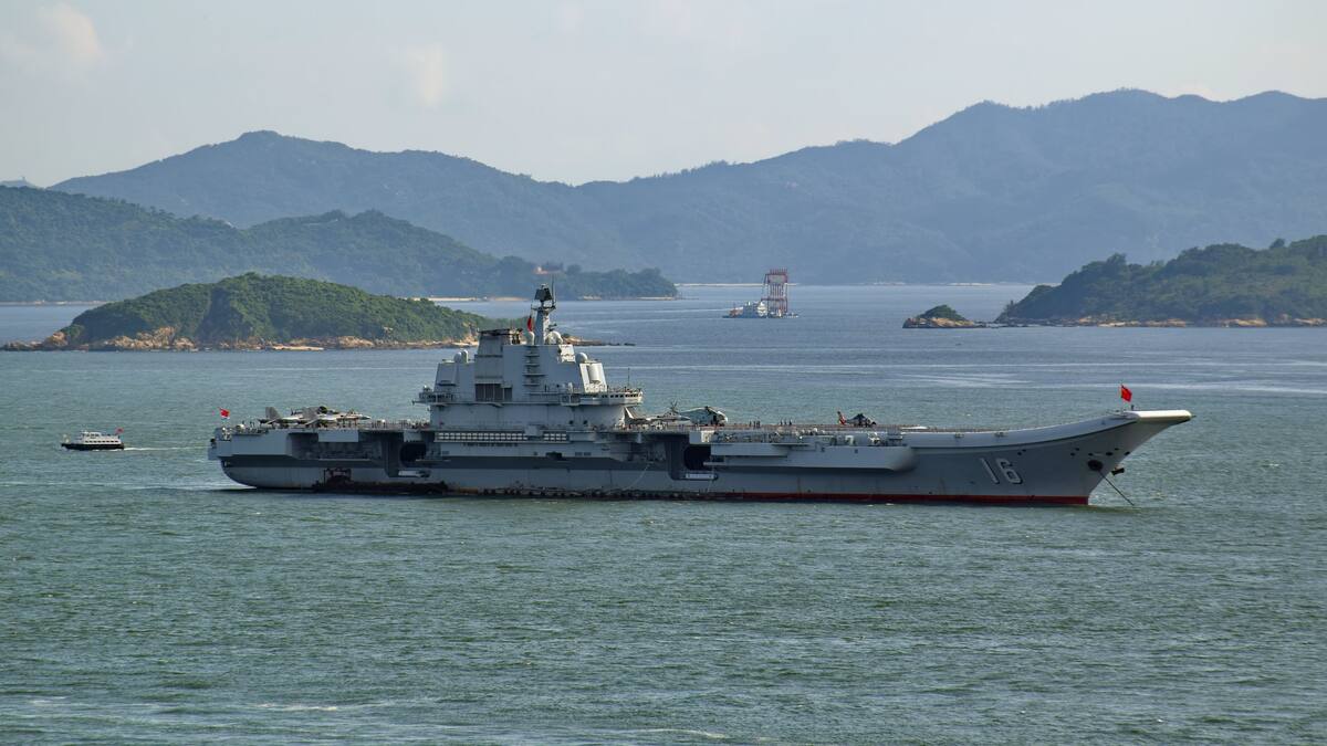 El portaaviones Liaoning de China.