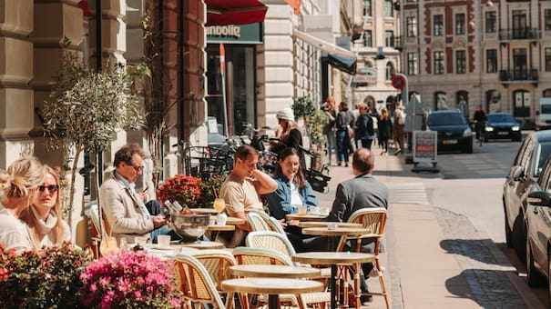 Un viaje con beneficios: una elegante ciudad de Europa premiará a los turistas que lleguen en tren