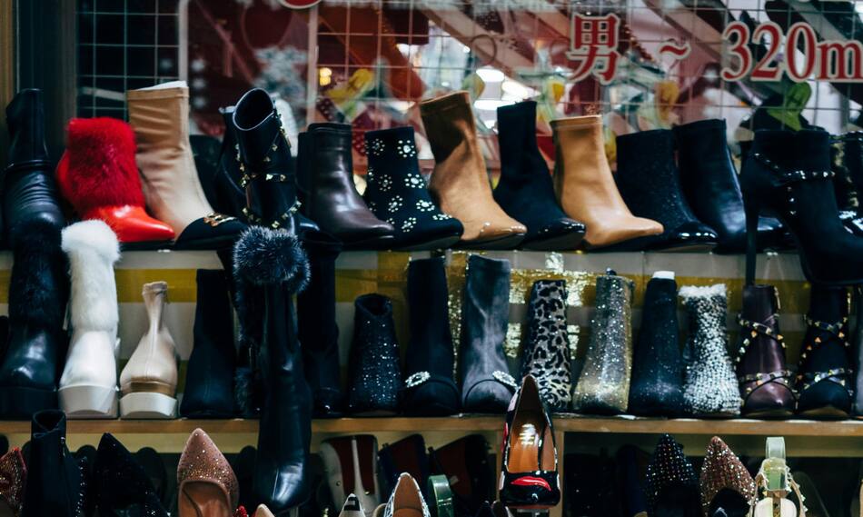 Botas, zapatos, calzado, zapatería. Foto: Pexels.