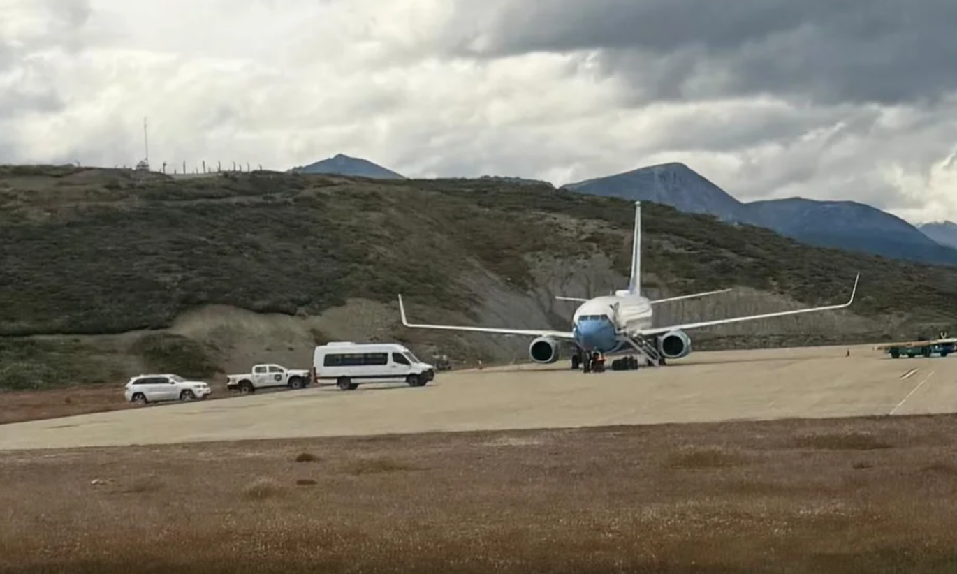 Un avión del Departamento de Defensa de Estados Unidos aterrizó en Ushuaia.
