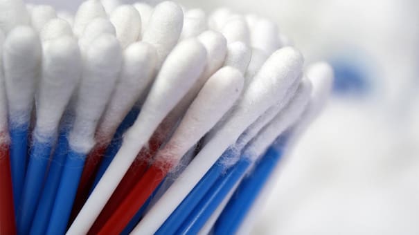 ANMAT prohíbe venta y uso de dos marcas de hisopos