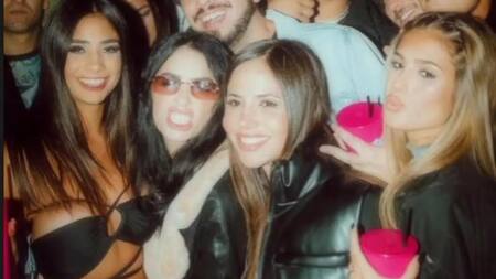 Lali con algunas de las chicas de Gran Hermano 2022. Foto: Instagram.